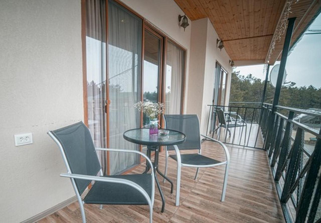 Hotel Surami Zewnętrze zdjęcie