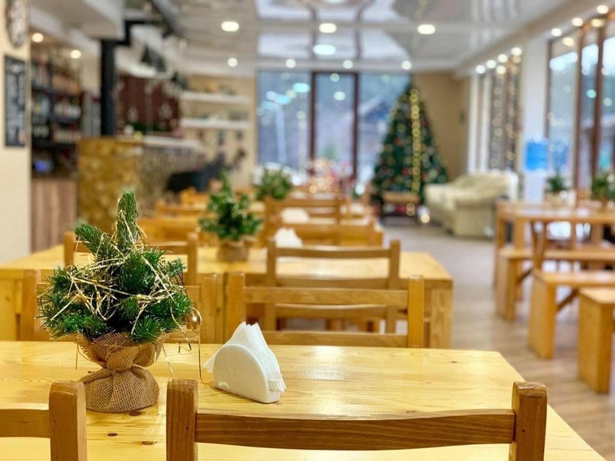 Hotel Surami Zewnętrze zdjęcie