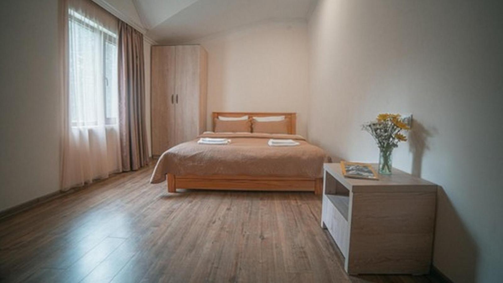 Hotel Surami Zewnętrze zdjęcie